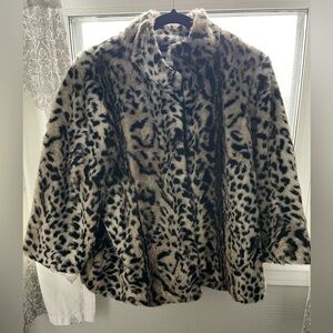Chicos Leopard Print Faux Fur Coat size 2. Silk lined pockets in front seams